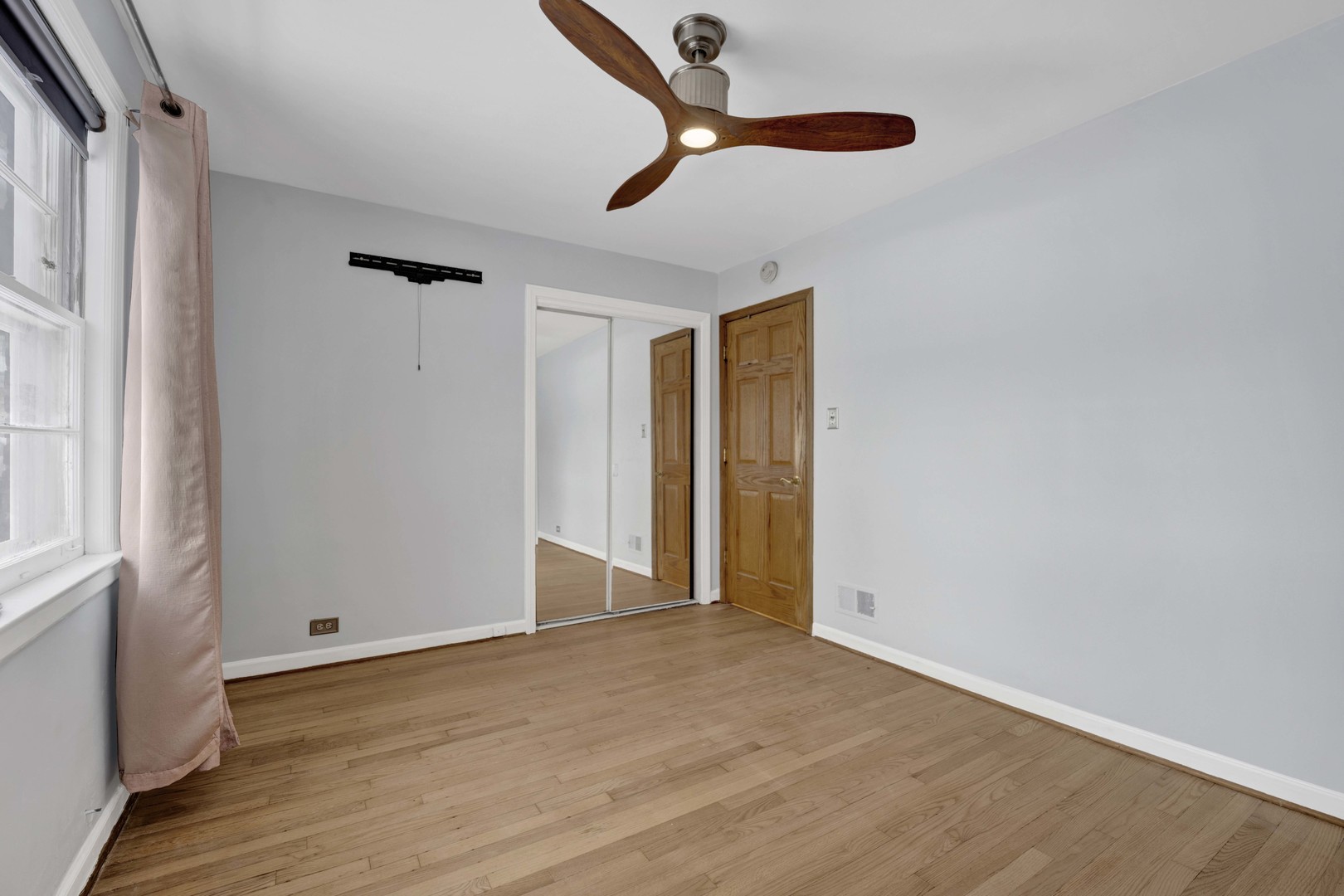 5265 West Devon Avenue Chicago IL 60646