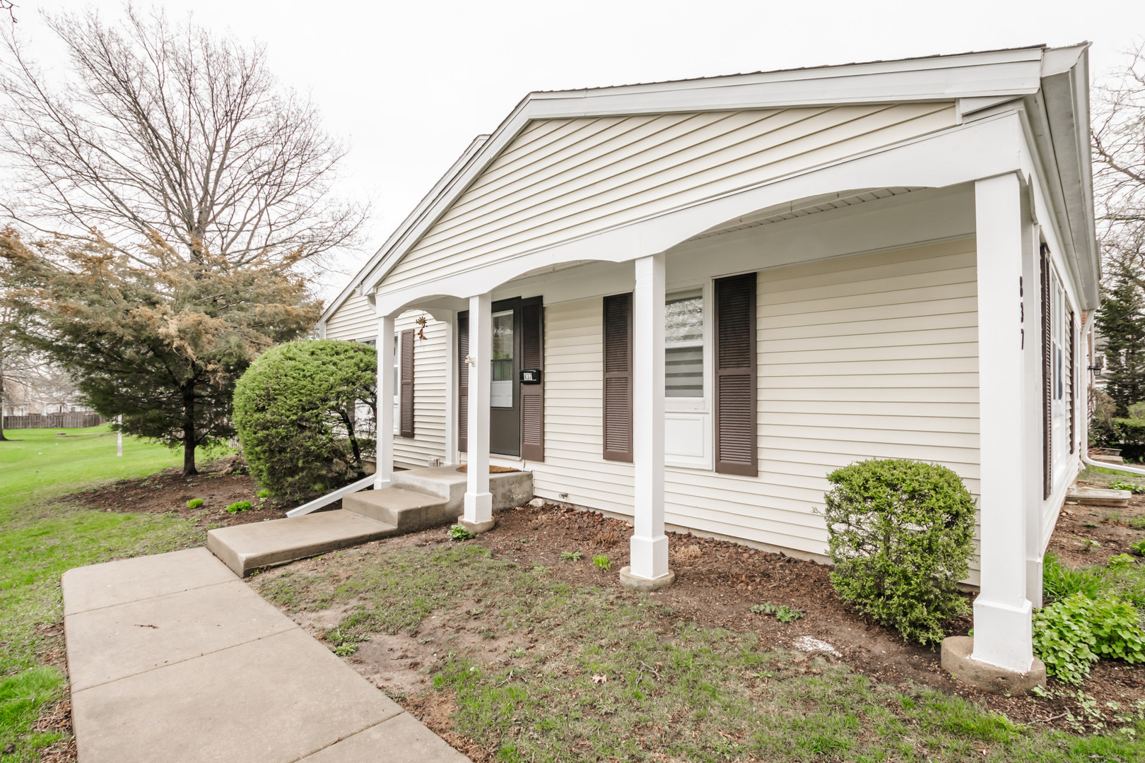 837 Carnaby Court Schaumburg IL 60194