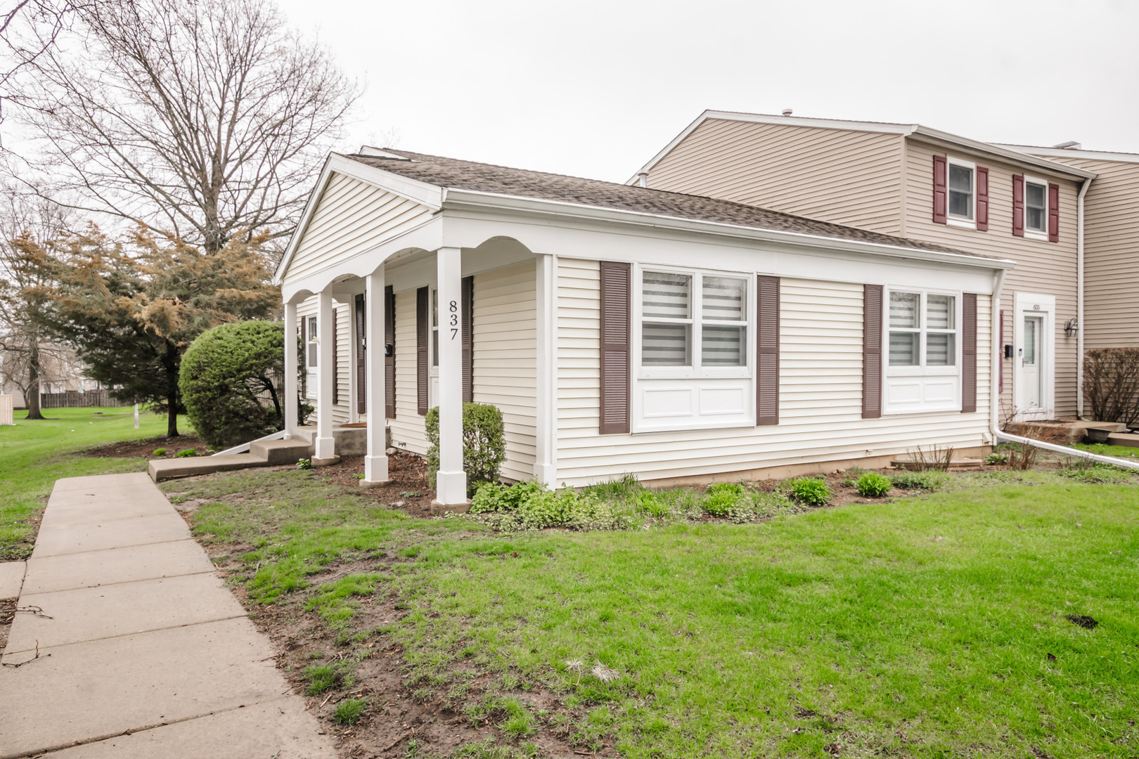 837 Carnaby Court Schaumburg IL 60194