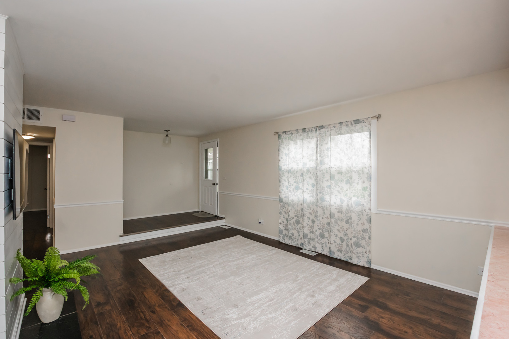 837 Carnaby Court Schaumburg IL 60194