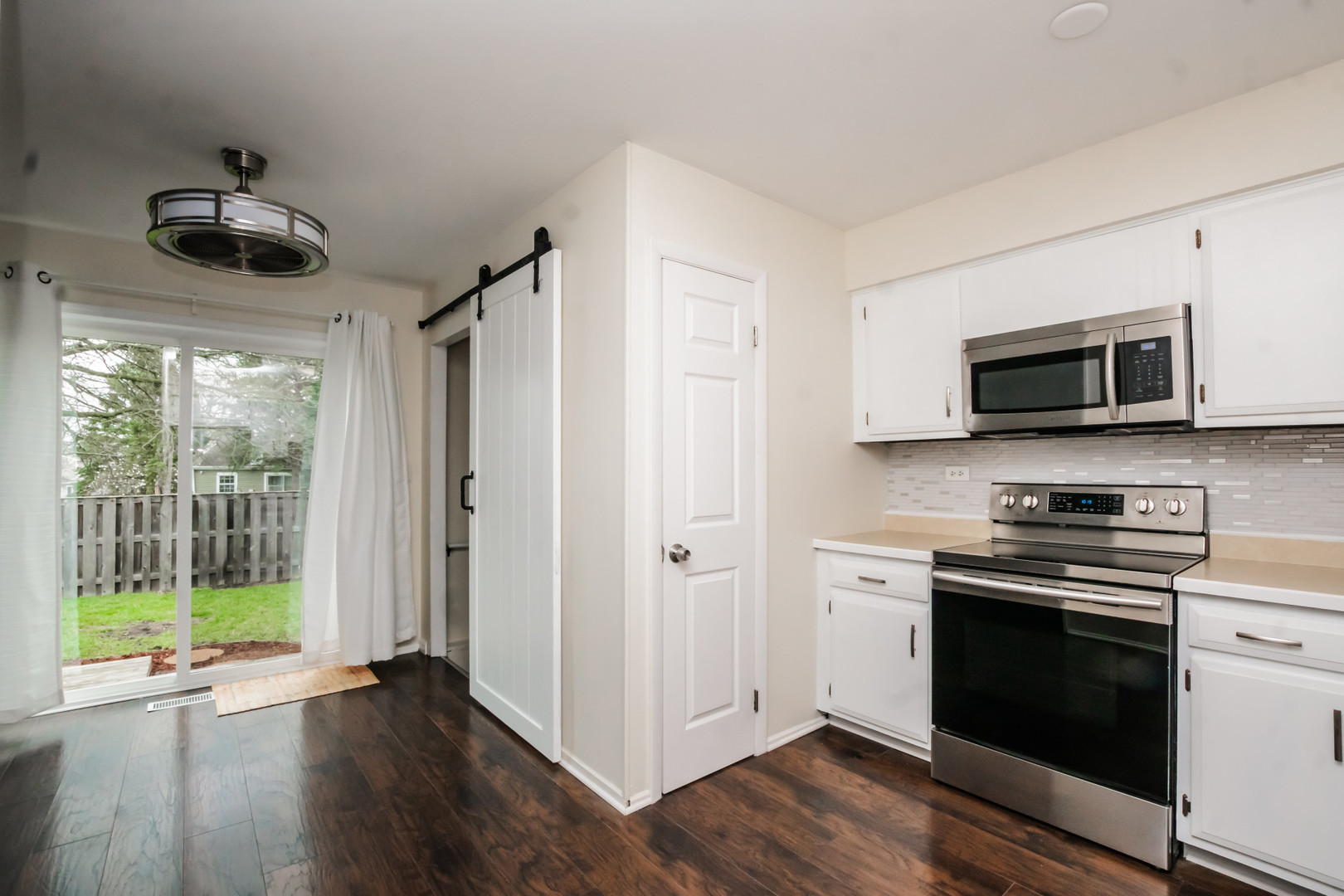 837 Carnaby Court Schaumburg IL 60194