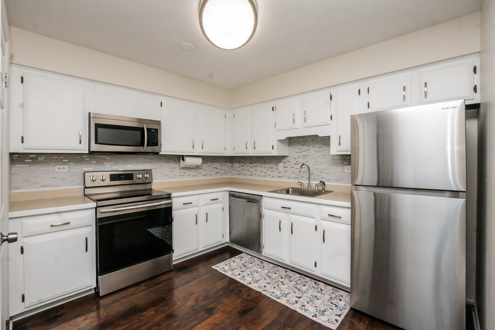 837 Carnaby Court Schaumburg IL 60194