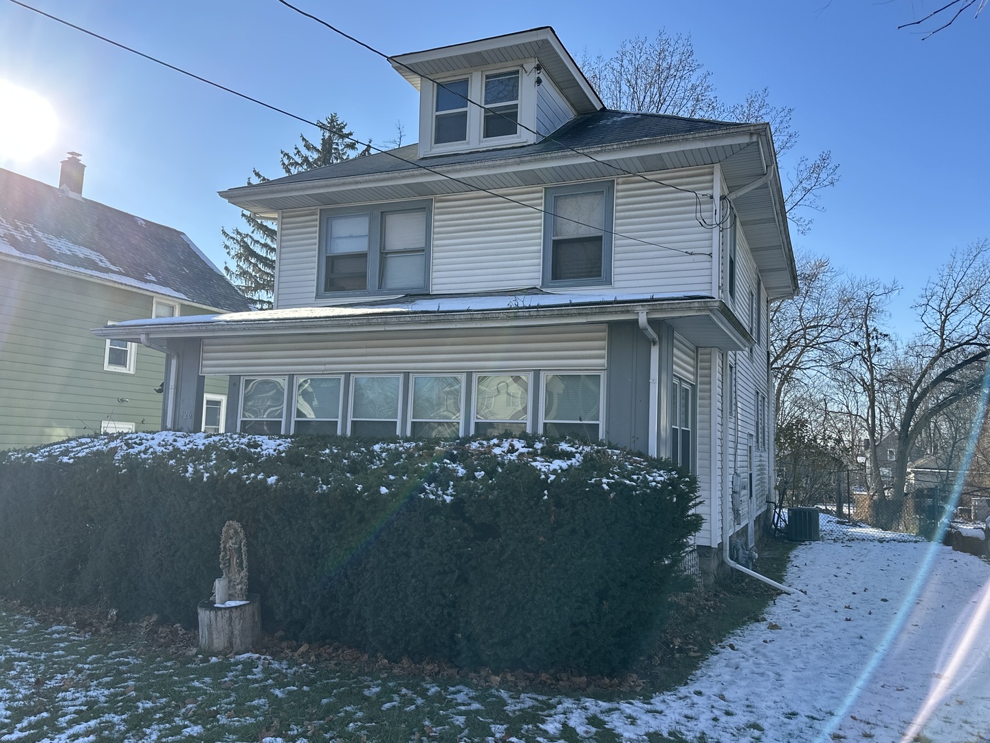 526 North View Street Aurora IL 60506