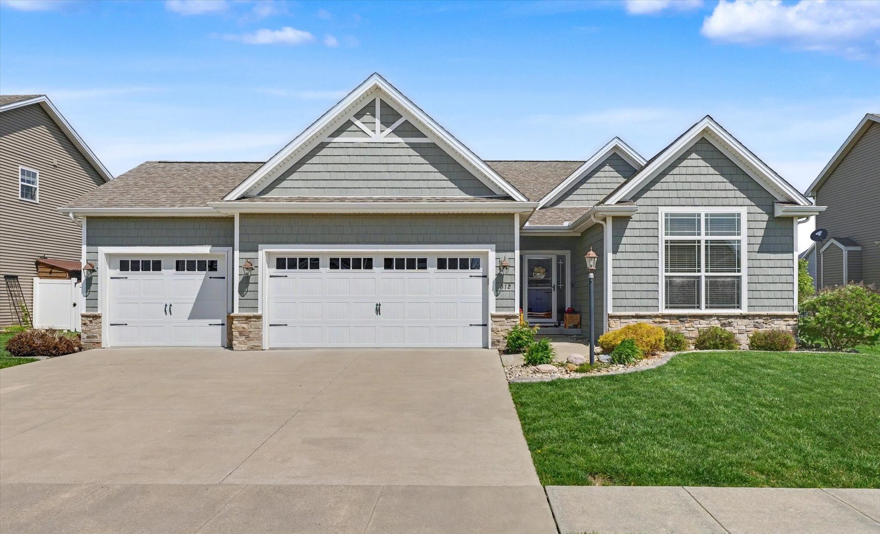 312 London Way Savoy IL 61874