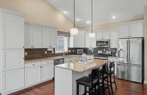 312 London Way Savoy IL 61874