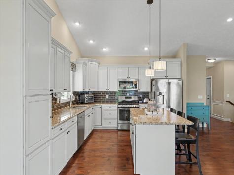 312 London Way Savoy IL 61874