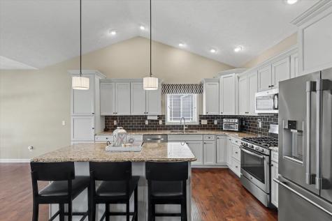 312 London Way Savoy IL 61874