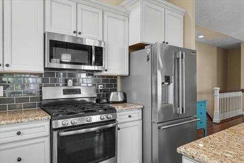 312 London Way Savoy IL 61874