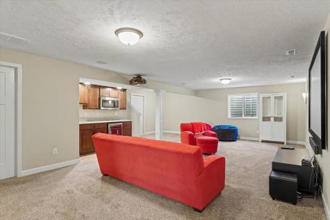 312 London Way Savoy IL 61874