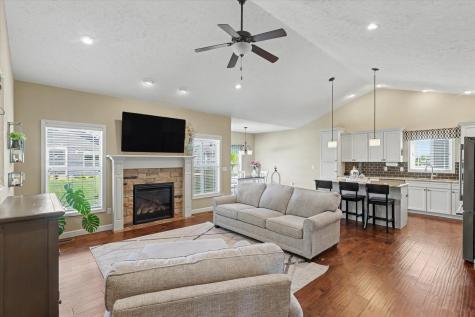 312 London Way Savoy IL 61874