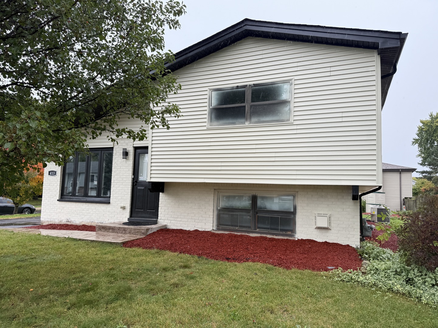 413 Canyon Trail Carol Stream IL 60188