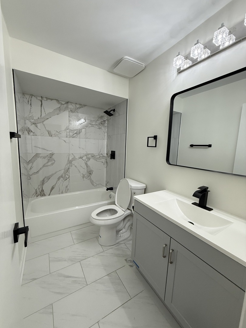 413 Canyon Trail Carol Stream IL 60188