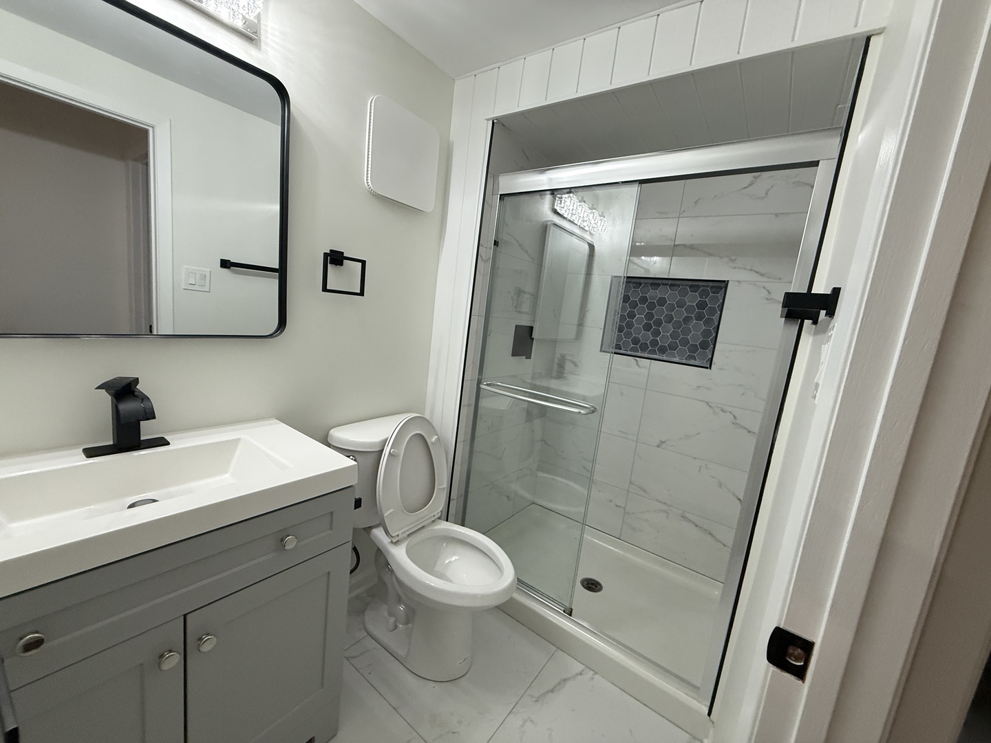 413 Canyon Trail Carol Stream IL 60188