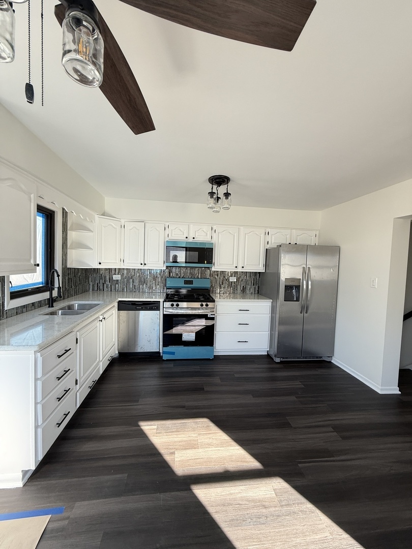 413 Canyon Trail Carol Stream IL 60188