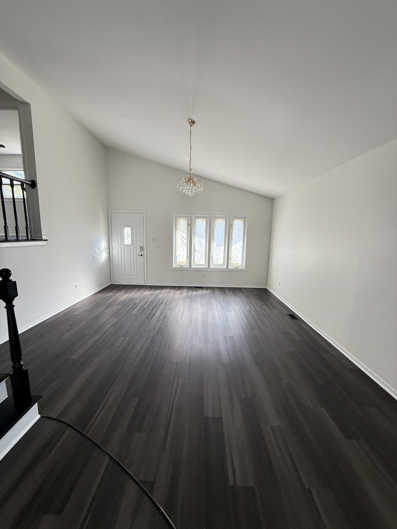 413 Canyon Trail Carol Stream IL 60188