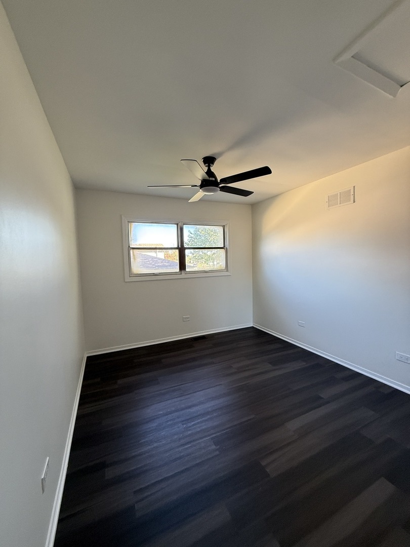 413 Canyon Trail Carol Stream IL 60188