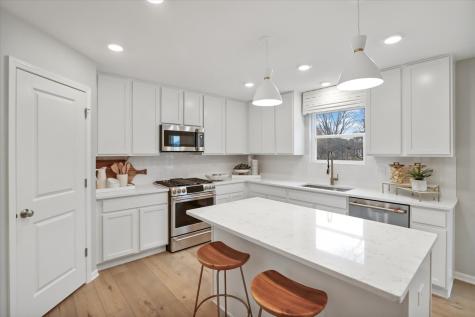 1679 Breton Avenue North Aurora IL 60542