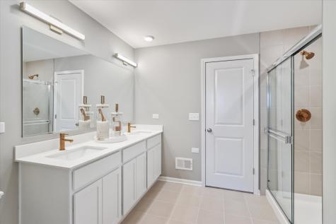 1679 Breton Avenue North Aurora IL 60542