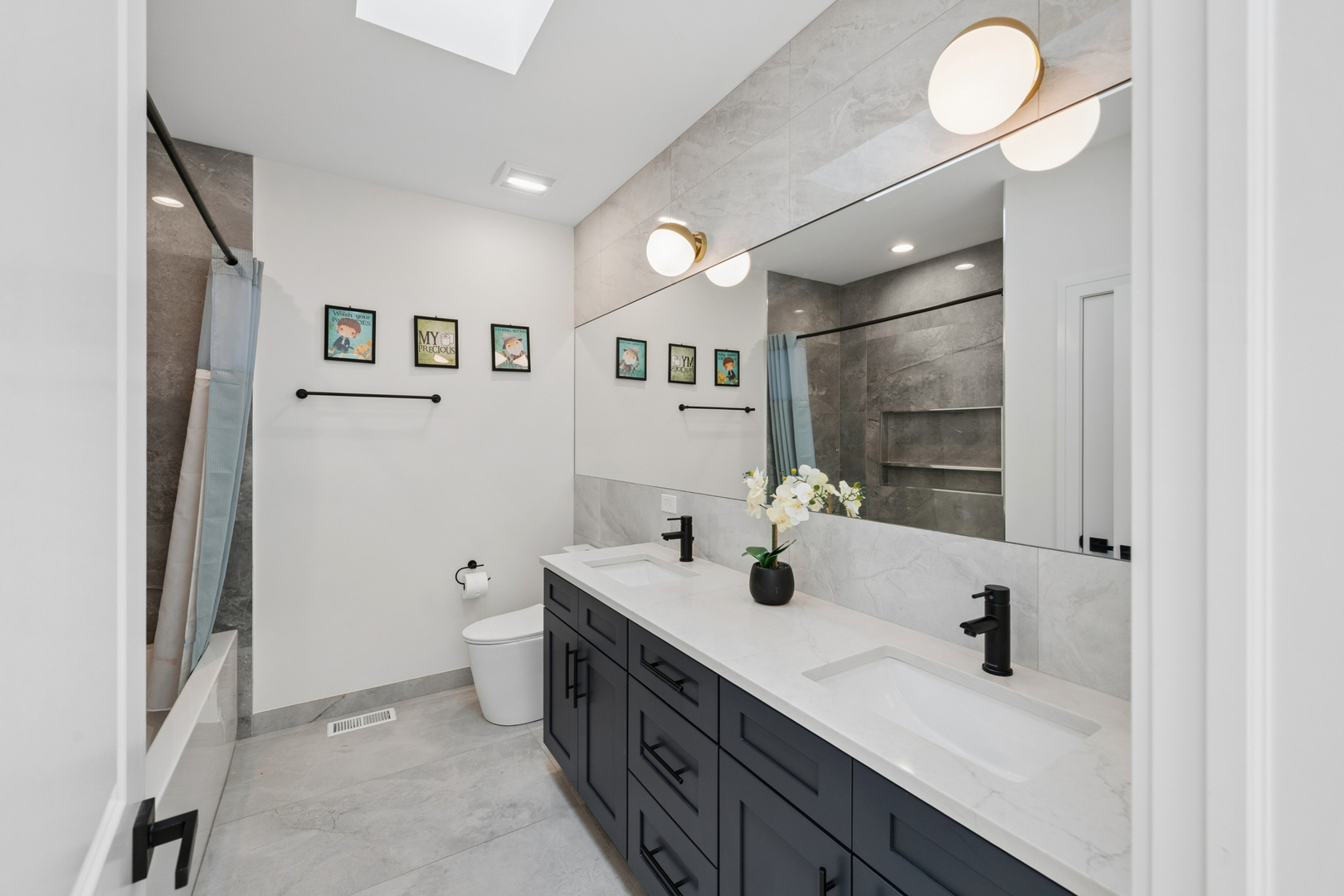 5348 West Argyle Street Chicago IL 60630