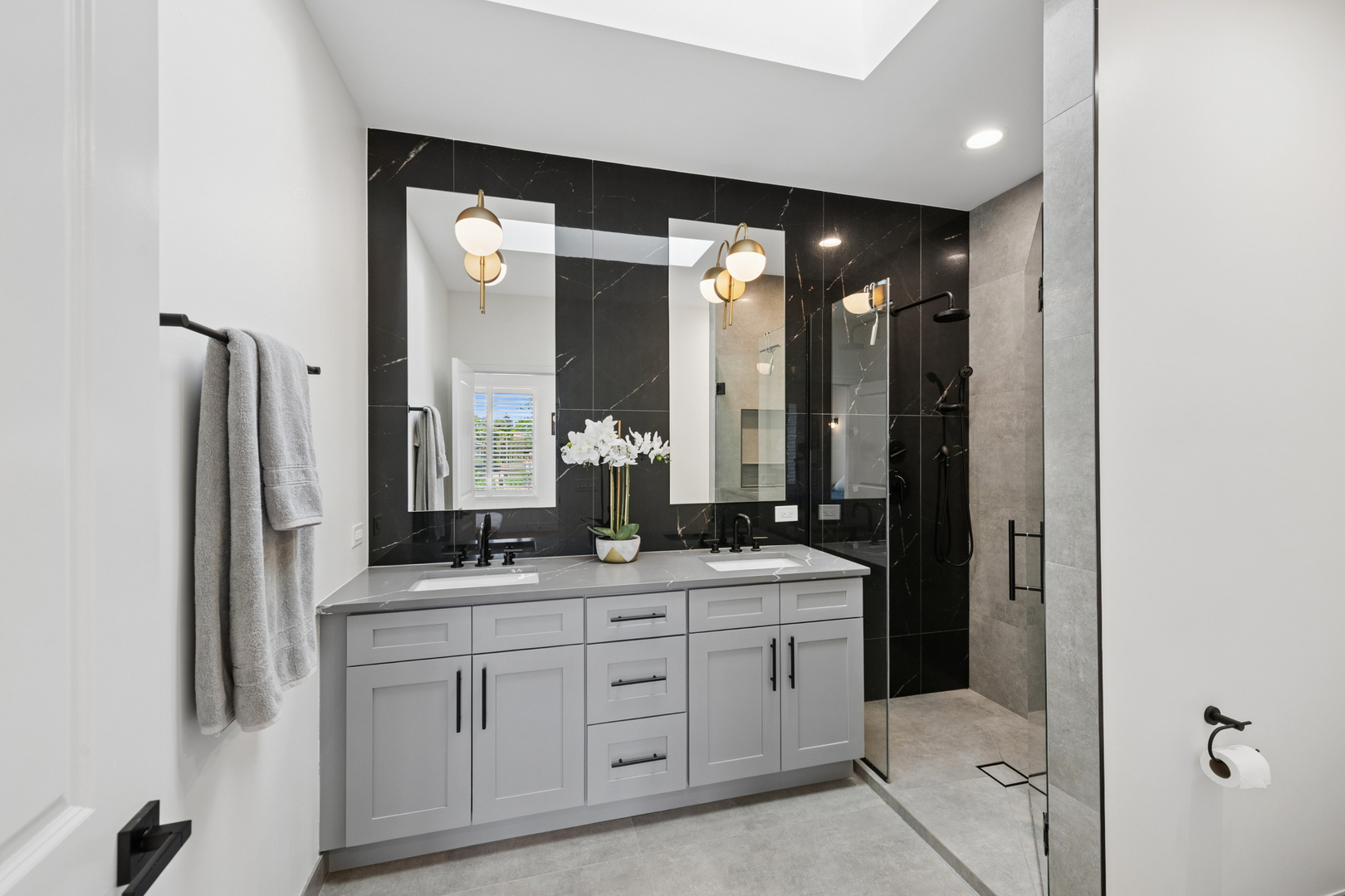 5348 West Argyle Street Chicago IL 60630