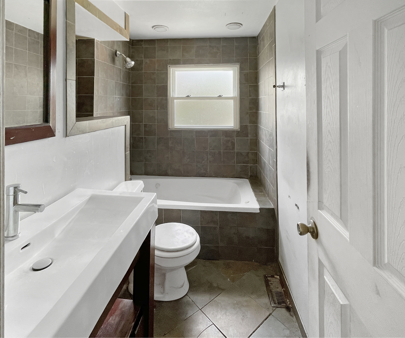 104 Stoneham Court Bolingbrook IL 60440