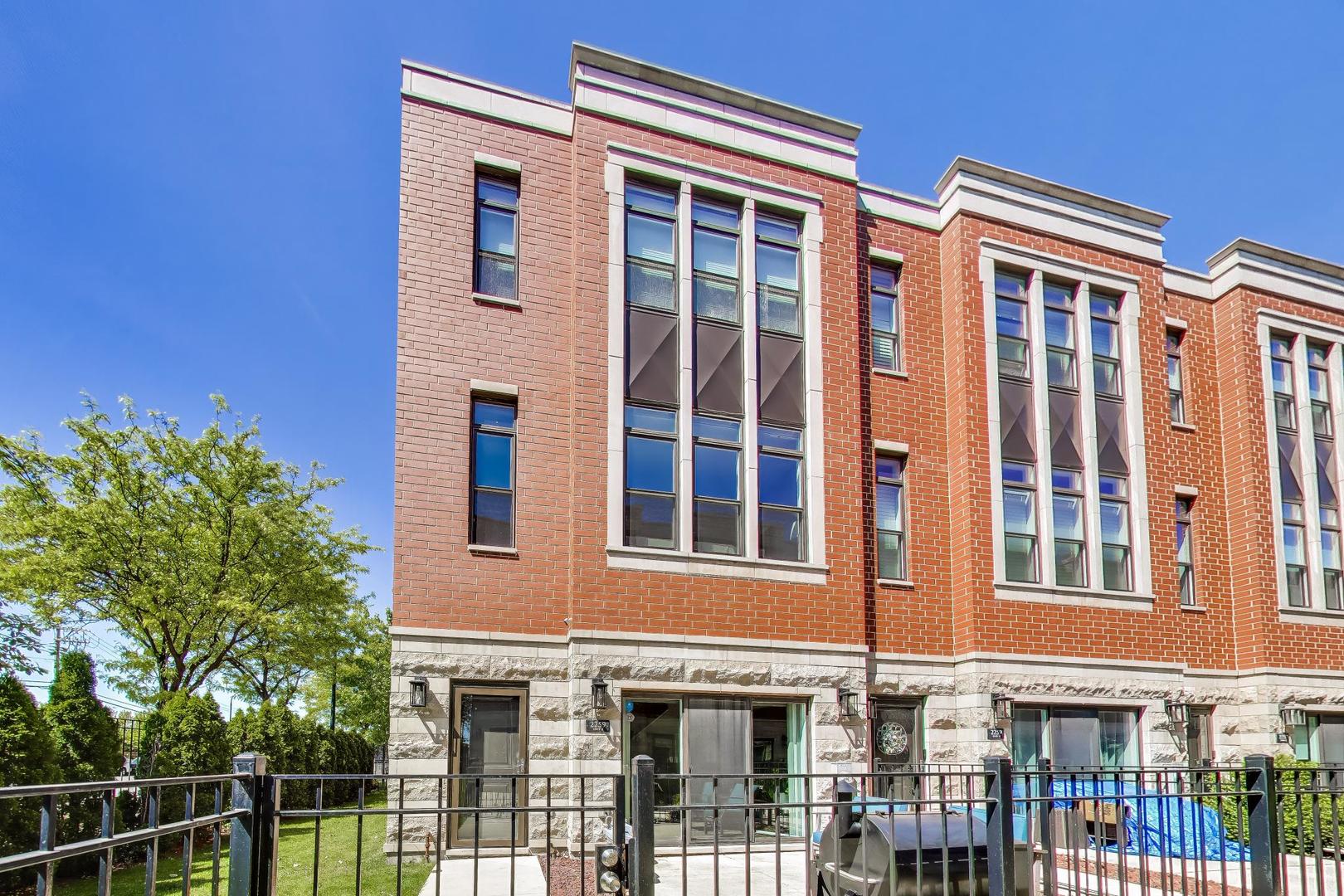 2259 West Coulter Street Chicago IL 60608