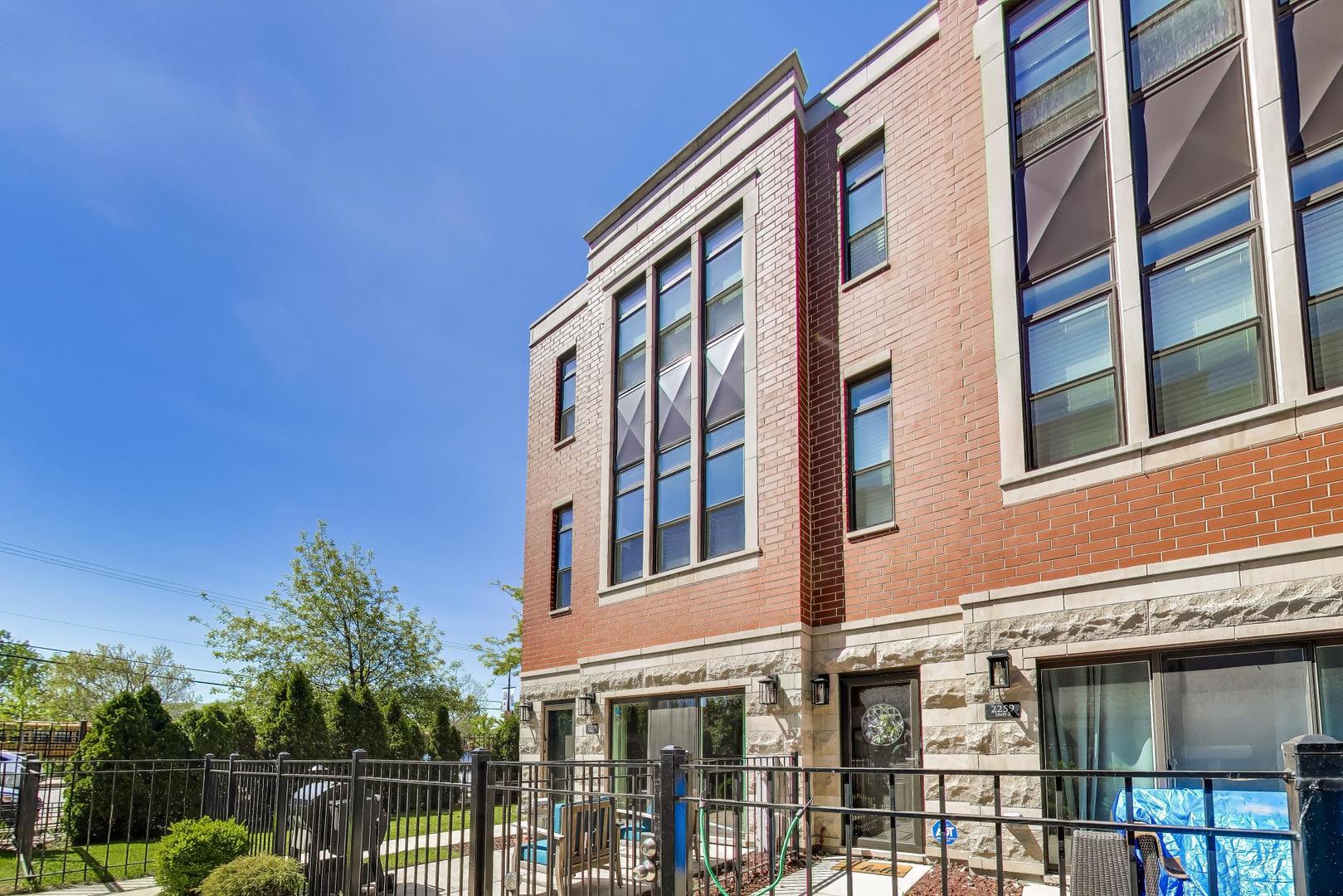 2259 West Coulter Street Chicago IL 60608