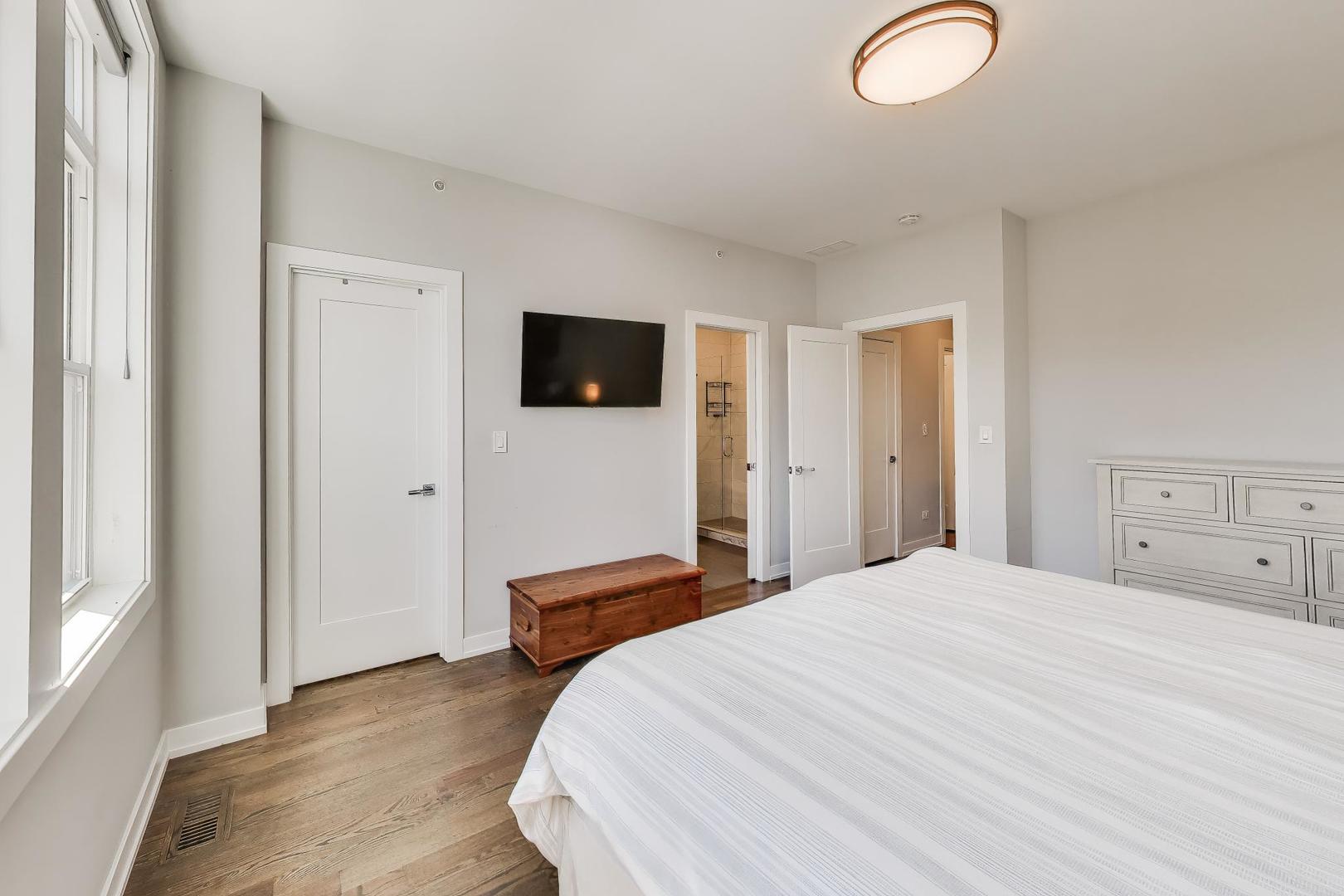 2259 West Coulter Street Chicago IL 60608