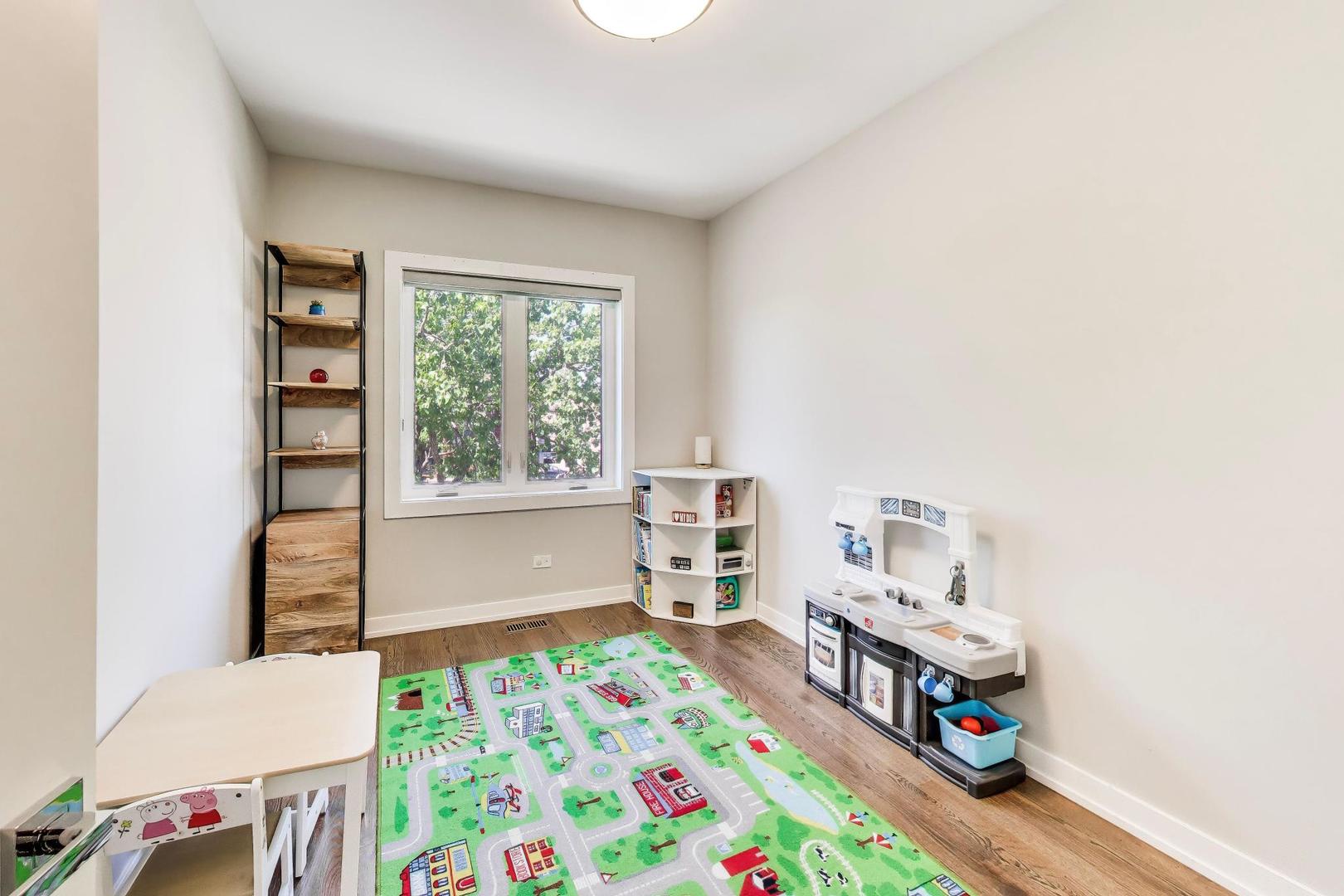 2259 West Coulter Street Chicago IL 60608