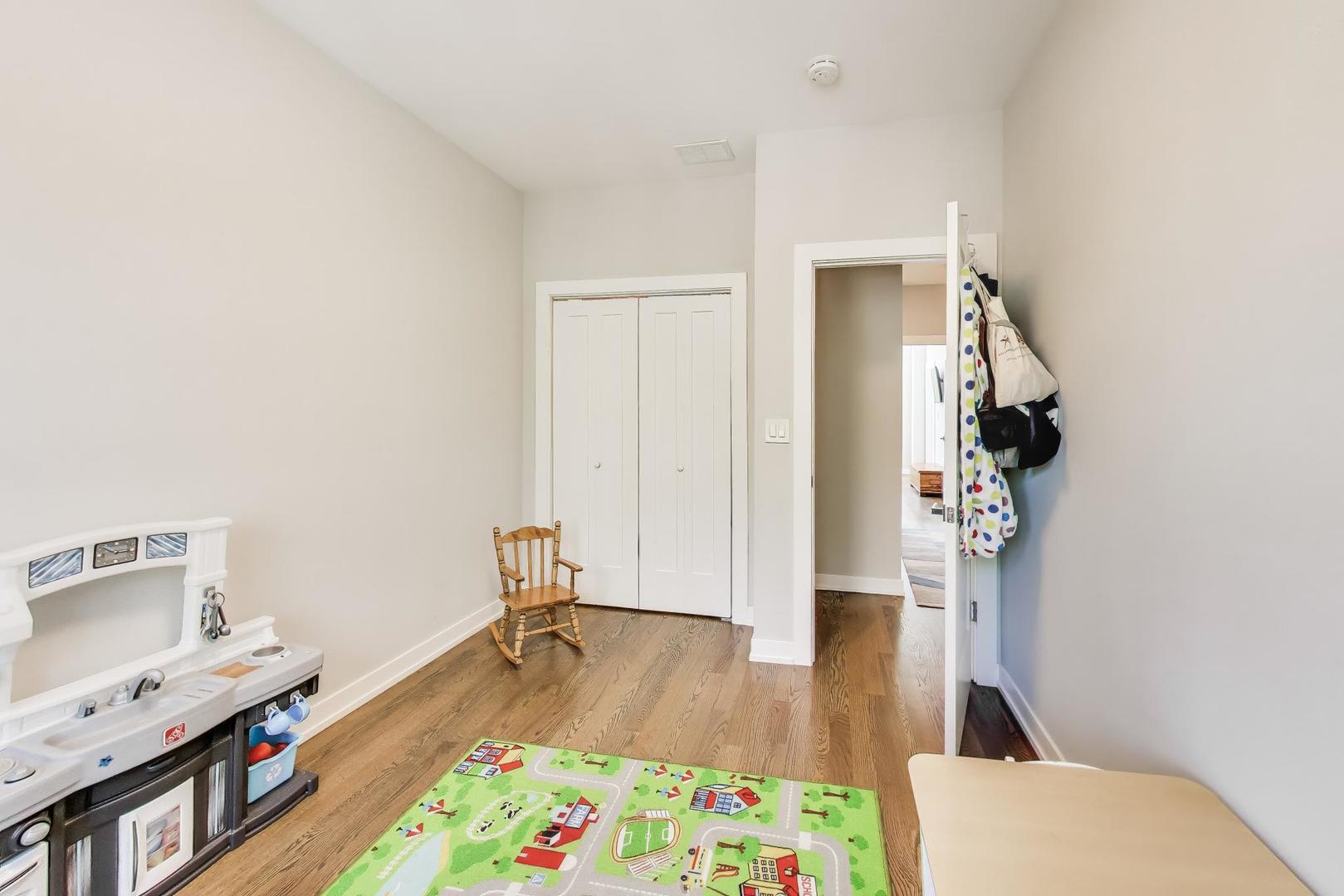 2259 West Coulter Street Chicago IL 60608