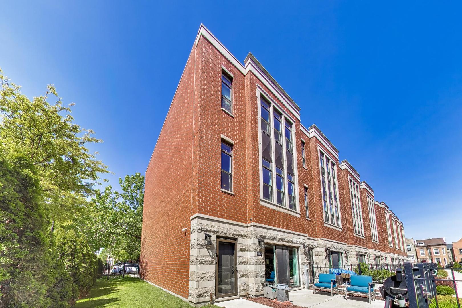 2259 West Coulter Street Chicago IL 60608