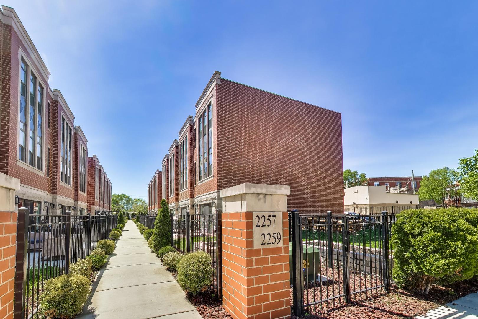 2259 West Coulter Street Chicago IL 60608