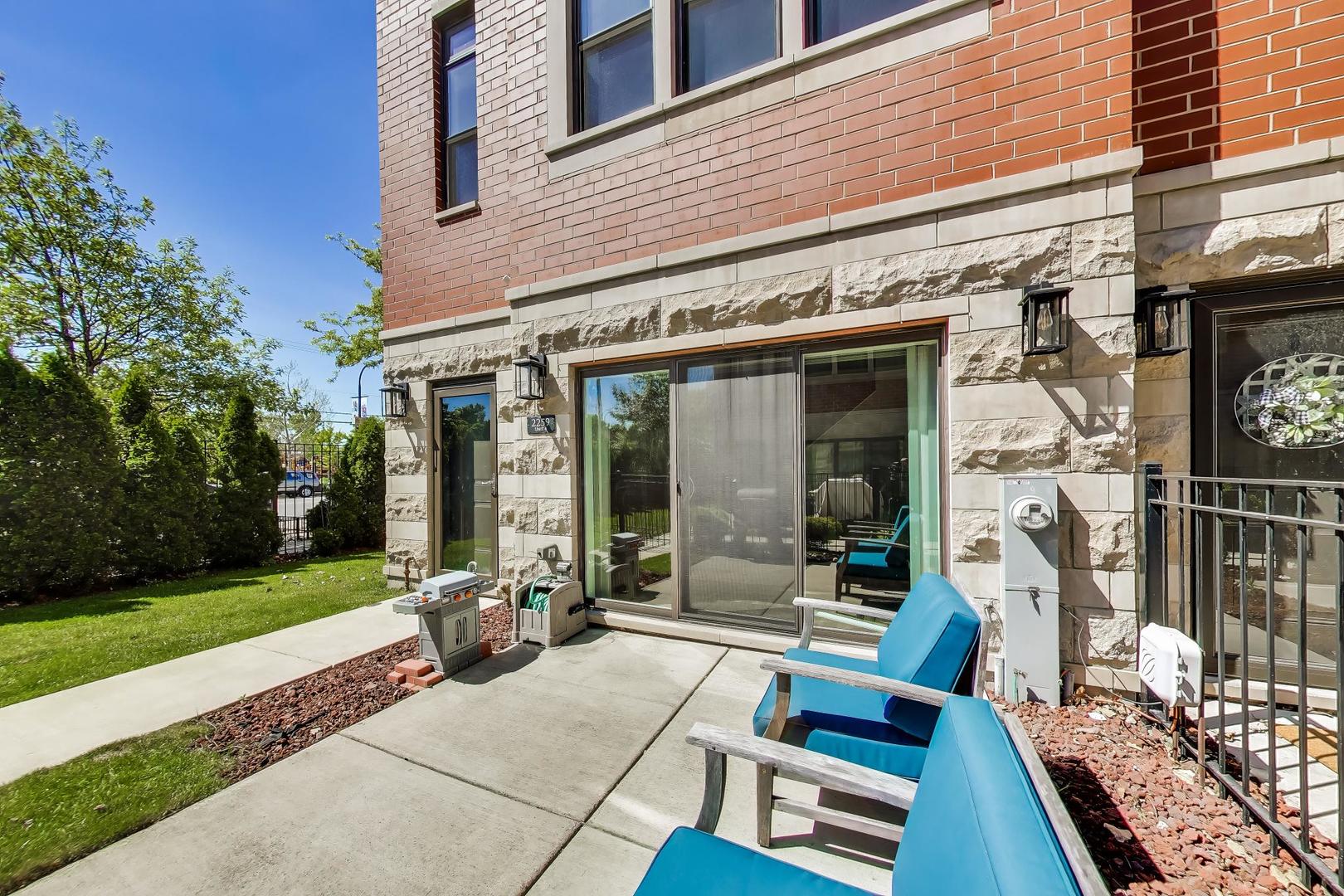 2259 West Coulter Street Chicago IL 60608