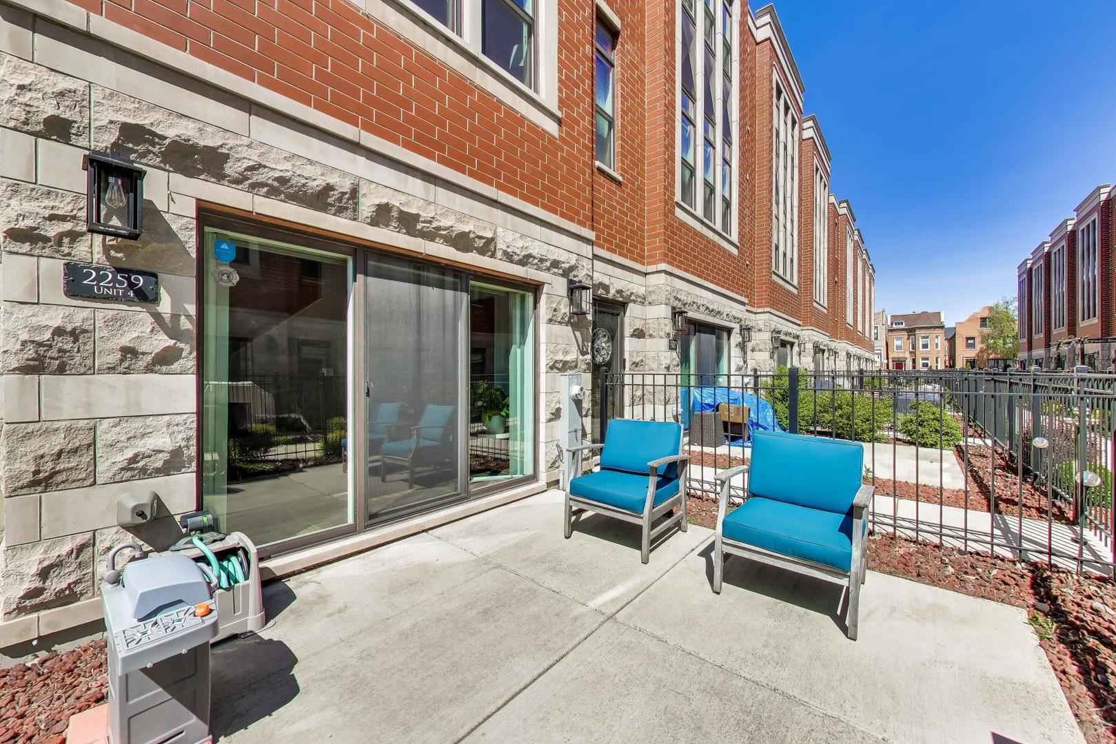 2259 West Coulter Street Chicago IL 60608