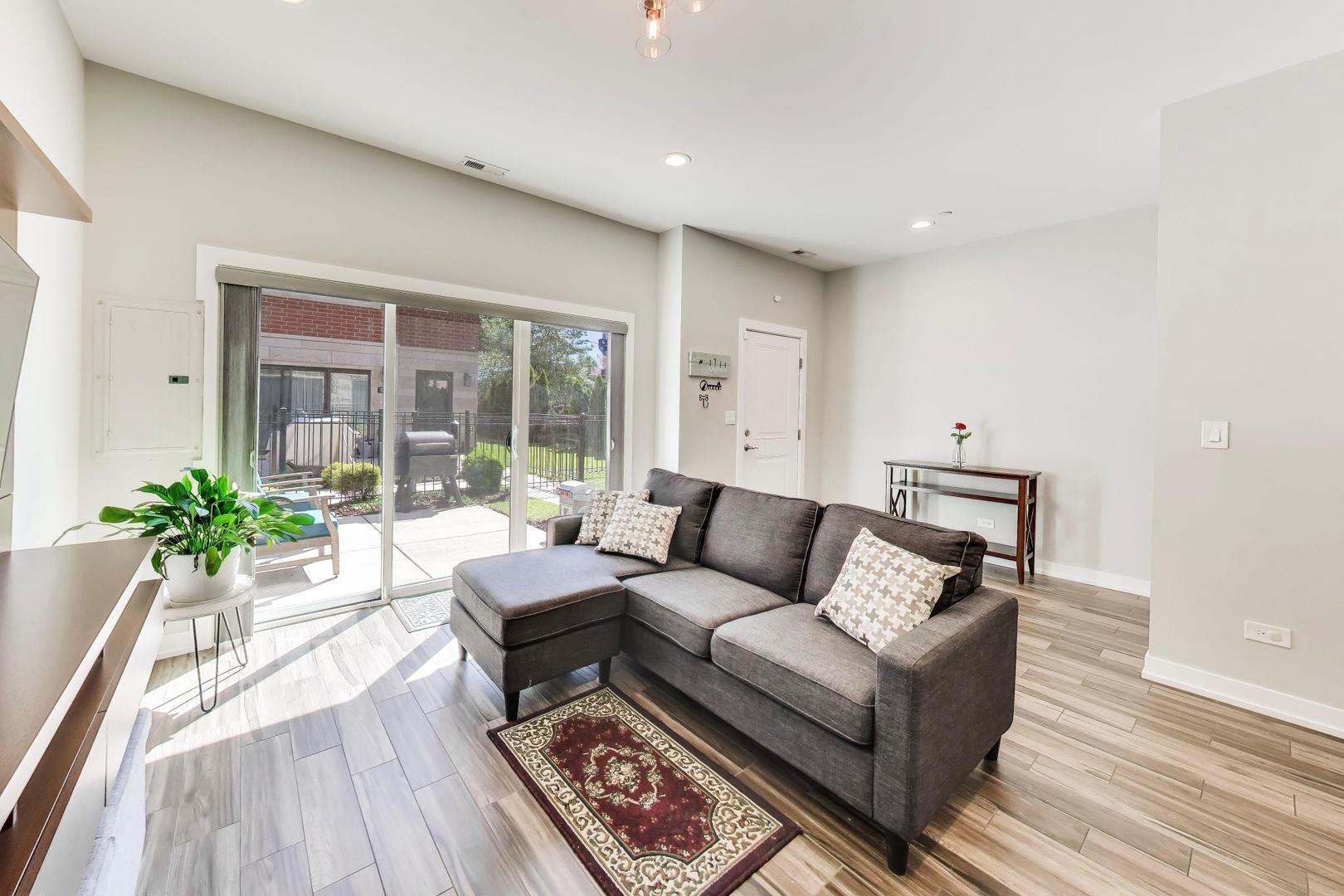 2259 West Coulter Street Chicago IL 60608