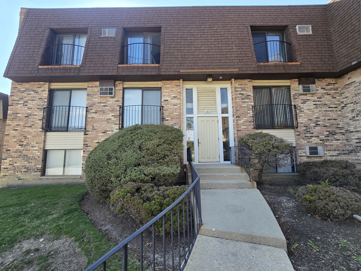 160 South Waters Edge Drive Glendale Heights IL 60139