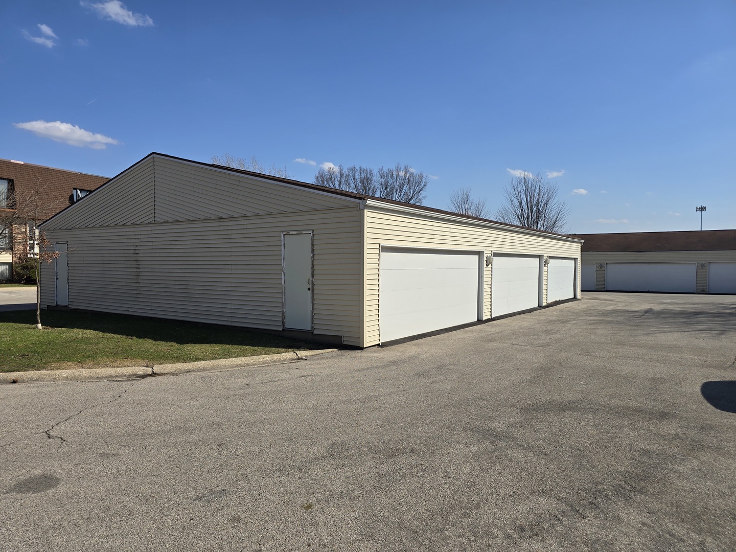 160 South Waters Edge Drive Glendale Heights IL 60139