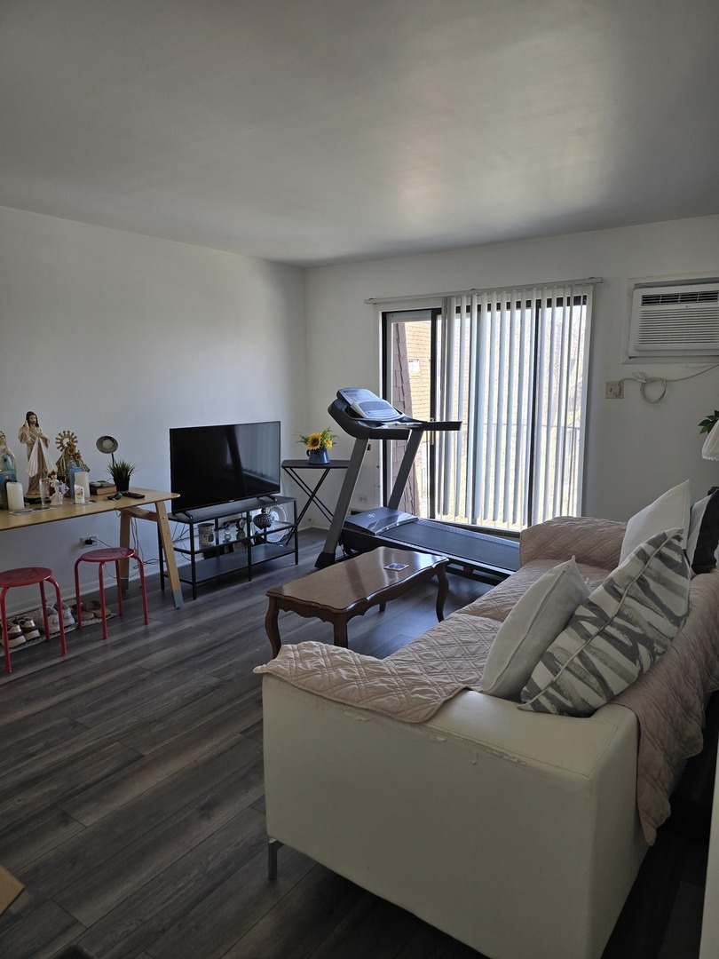 160 South Waters Edge Drive Glendale Heights IL 60139