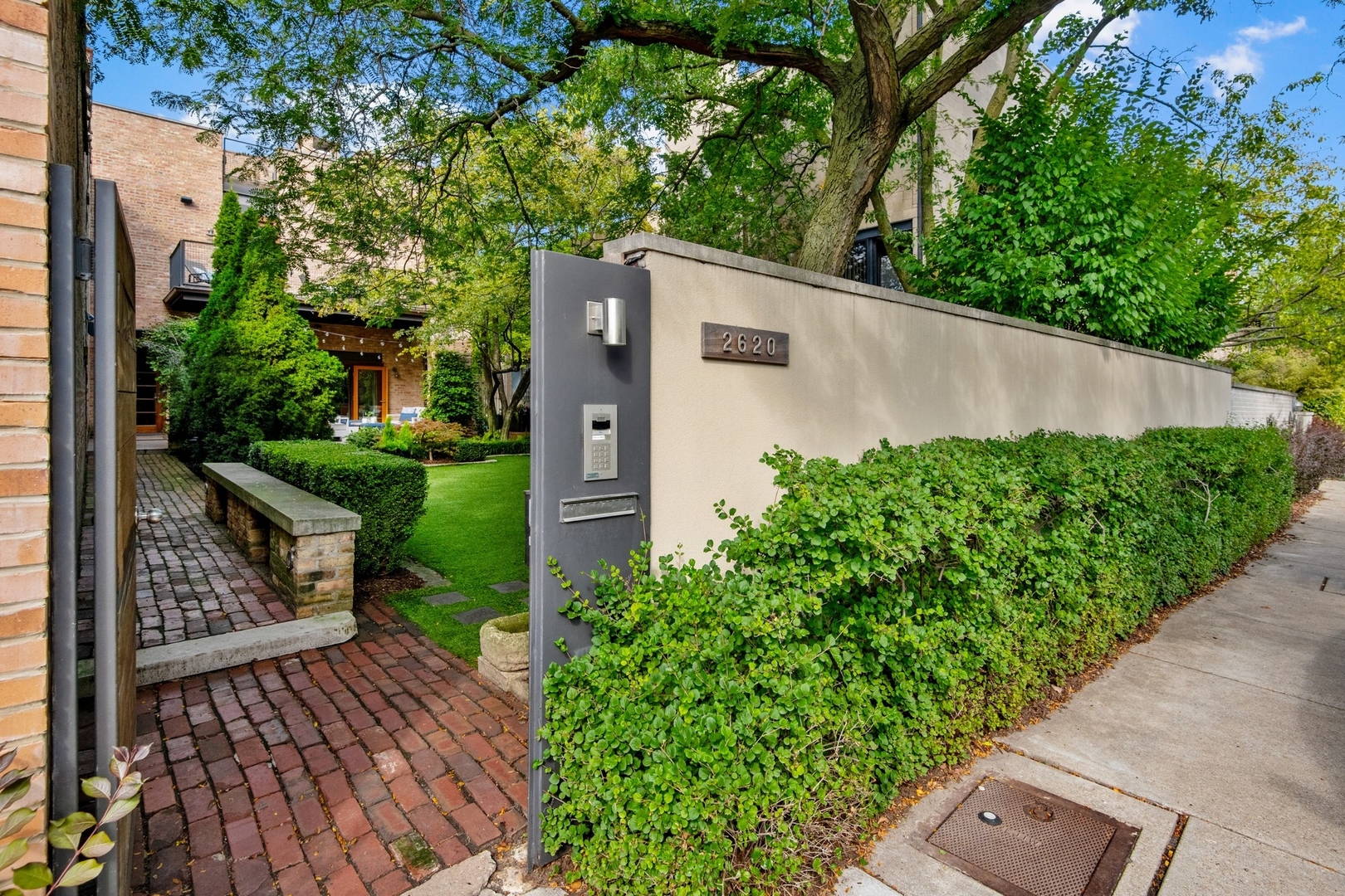 2620 North Lakewood Avenue Chicago IL 60614