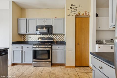 1228 Le Moyne Avenue Romeoville IL 60446