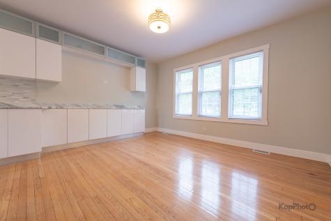 7727 South Stewart Avenue Chicago IL 60620