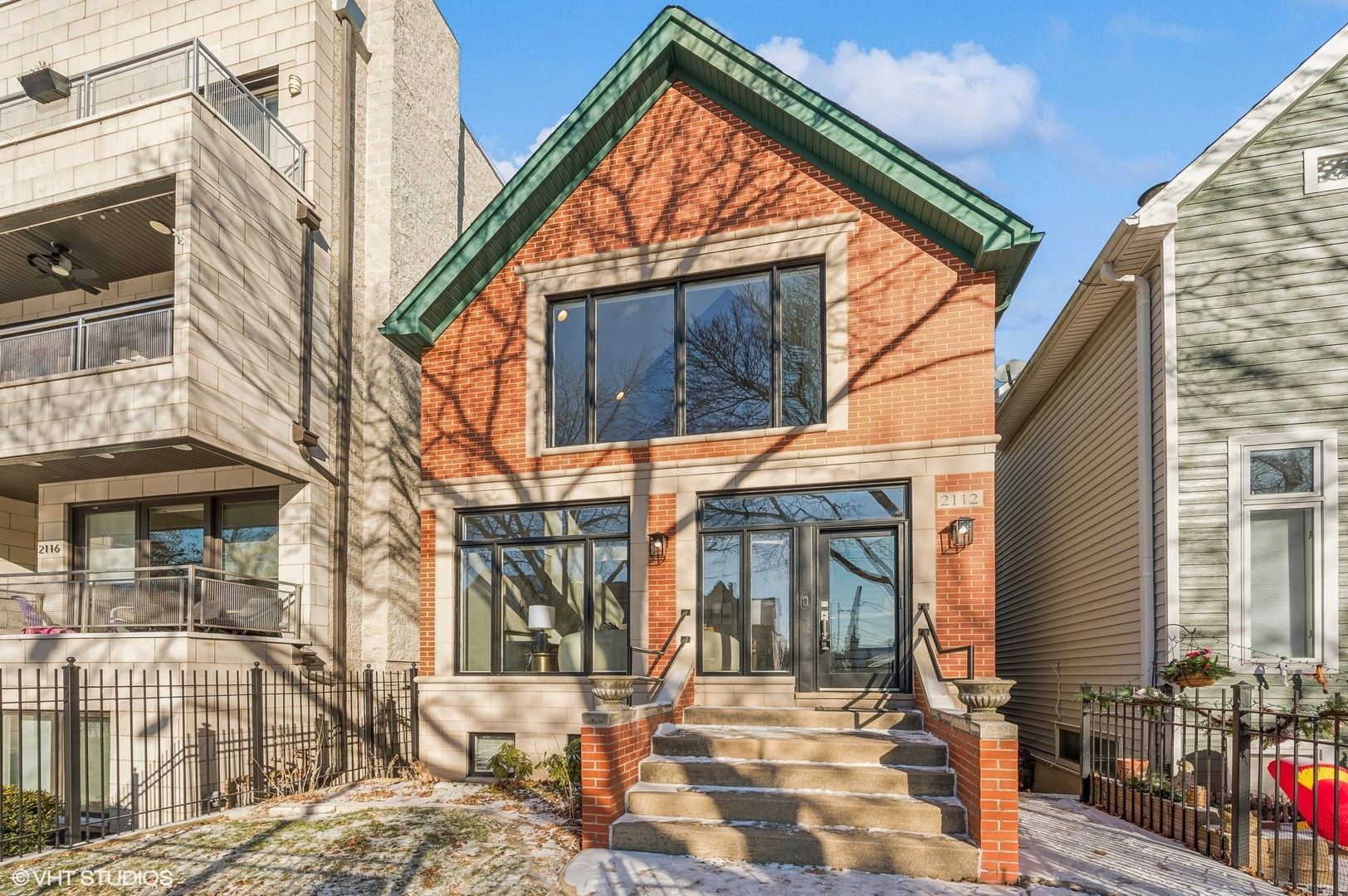 2112 West Barry Avenue Chicago IL 60618
