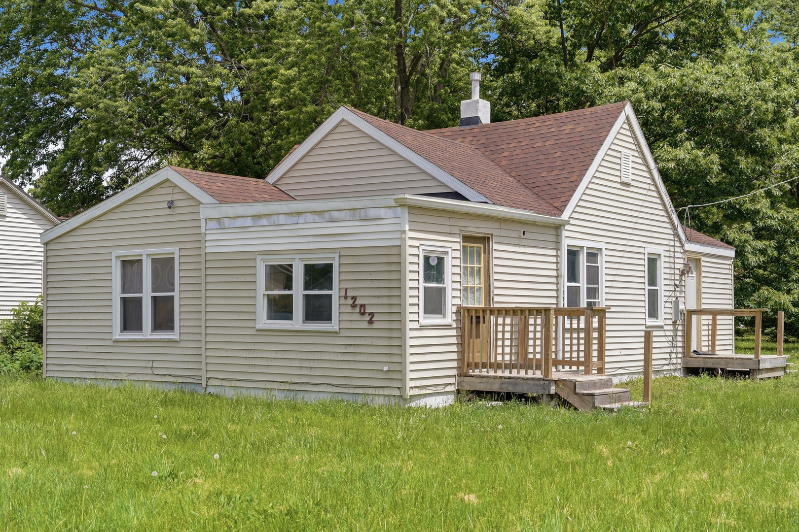 1202 Ave K Sterling IL 61081