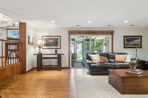 1102 East Waverly Drive Arlington Heights IL 60004
