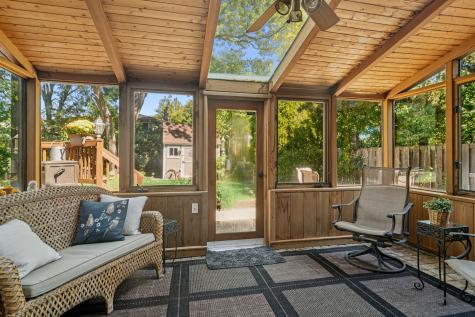 1102 East Waverly Drive Arlington Heights IL 60004