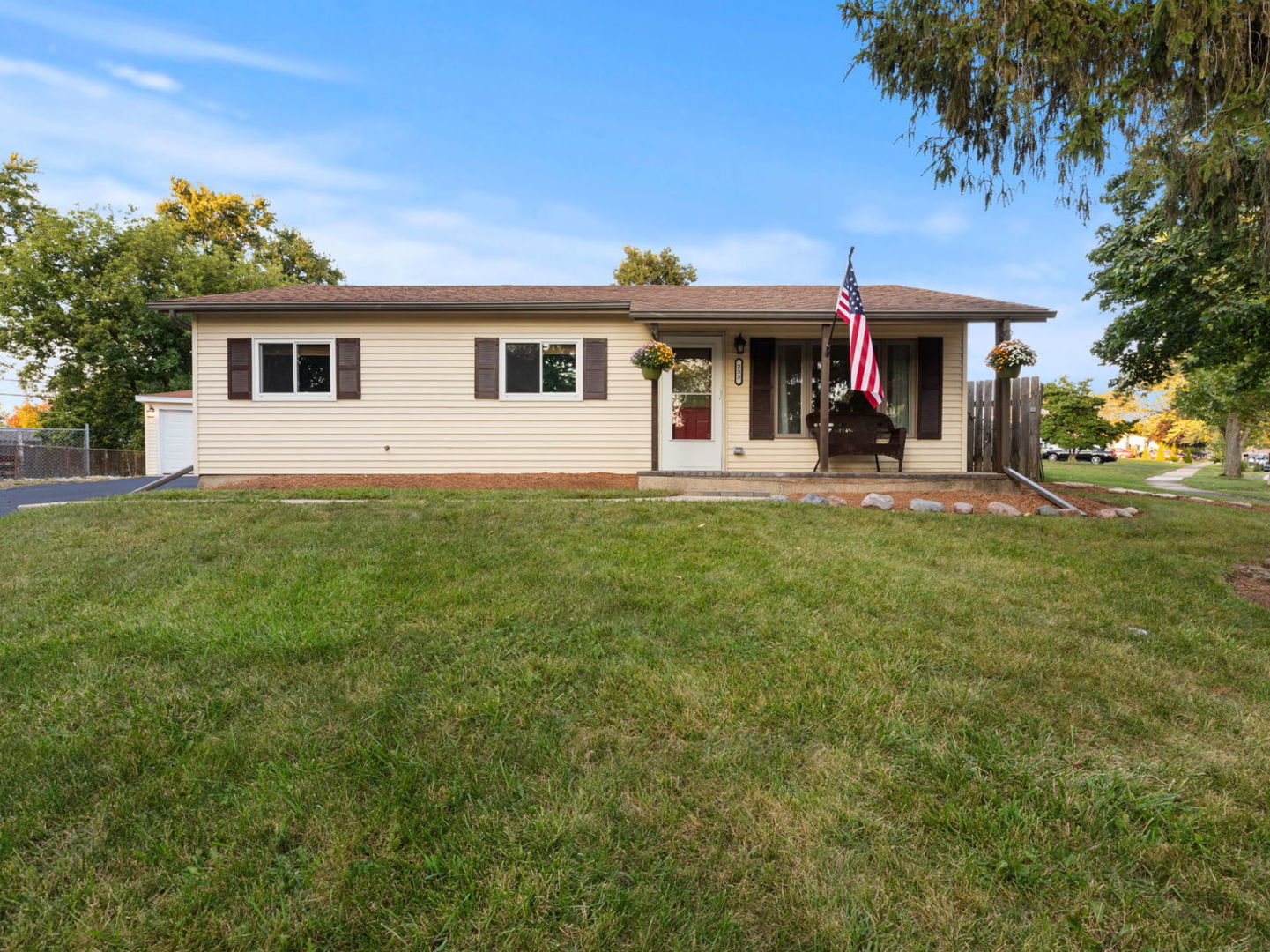 233 Malibu Drive Bolingbrook IL 60440