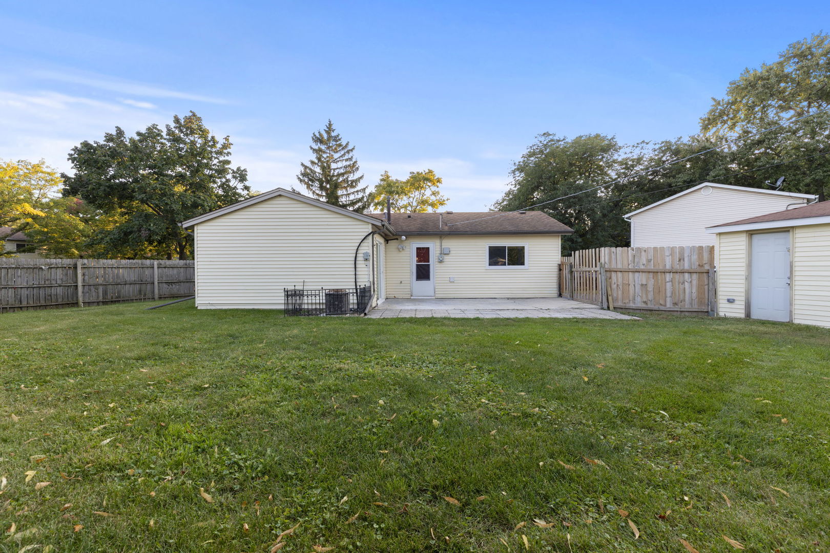 233 Malibu Drive Bolingbrook IL 60440