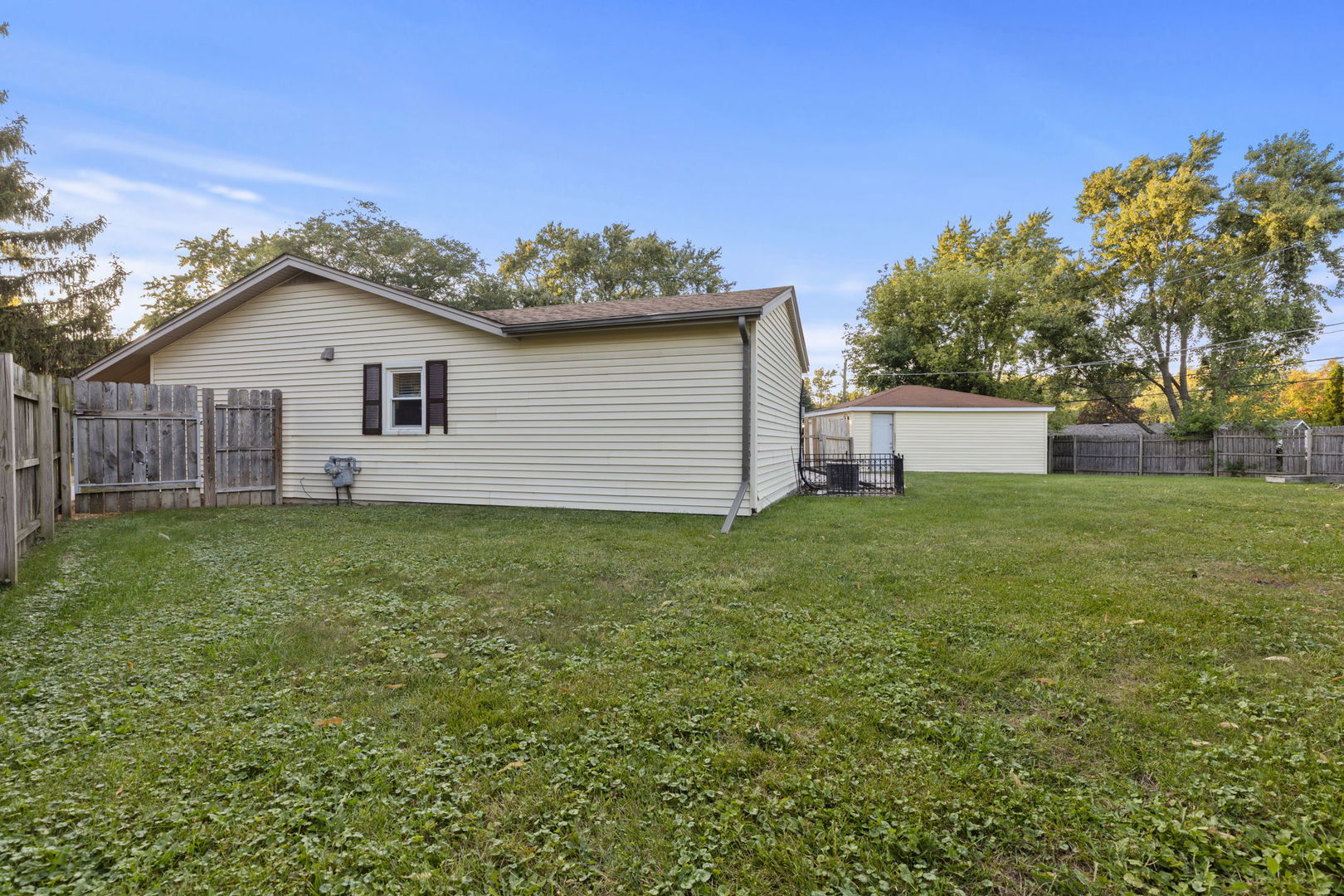 233 Malibu Drive Bolingbrook IL 60440