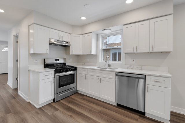 4933 North Keeler Avenue Chicago IL 60630