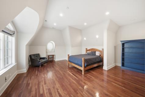 1128 Mt. Pleasant Road Winnetka IL 60093